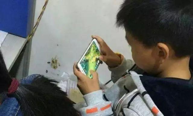 小孩玩王者荣耀有好处吗（小孩子玩王者荣耀上瘾怎么办）-第8张图片-无暮网