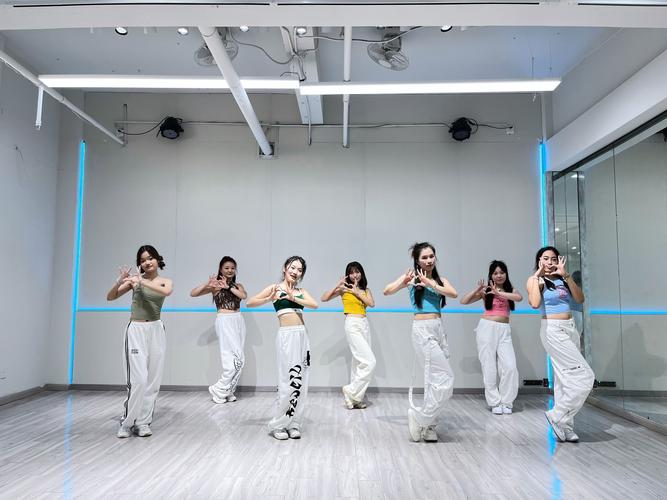 爵士舞基本功动脖子,爵士舞动脖子两边动不了-第5张图片-无暮网 爵士舞基本功动脖子,爵士舞动脖子两边动不了-第5张图片-无暮网