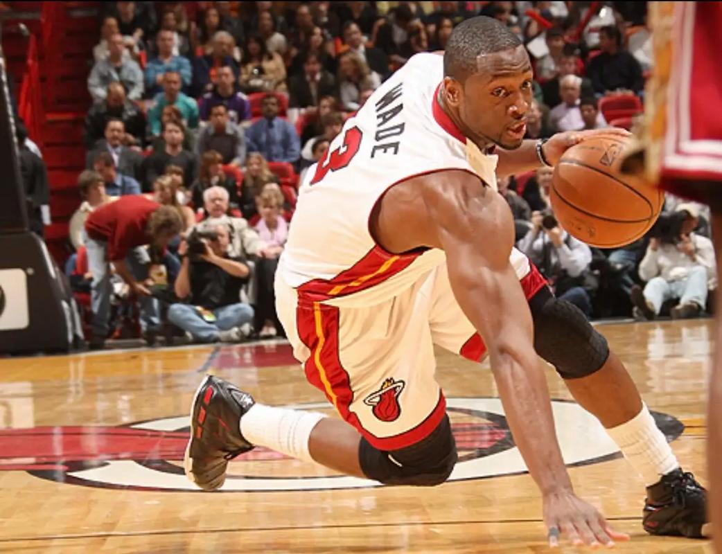 最强nba韦德属性点分配(最强nba韦德值得培养吗)-第4张图片-无暮网 最强nba韦德属性点分配(最强nba韦德值得培养吗)-第4张图片-无暮网