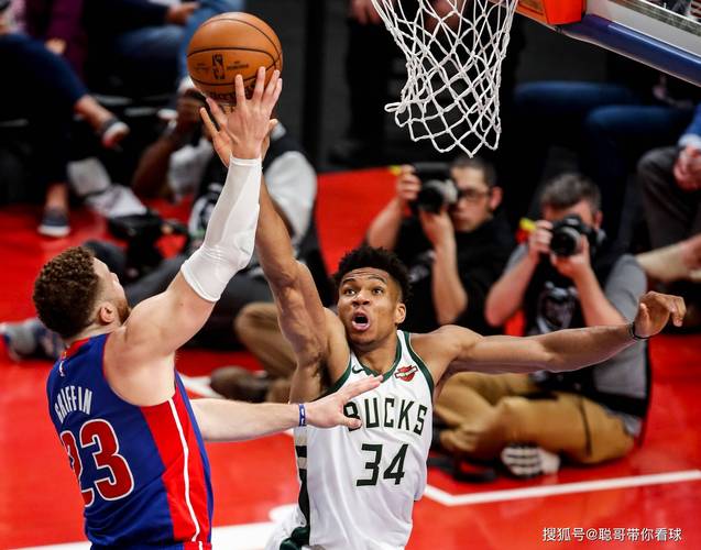 nba雄鹿vs活塞（雄鹿对活塞季后赛四场）-第5张图片-无暮网