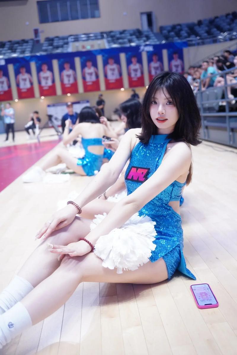nba球队老板玩啦啦队(nba球星和啦啦队)-第6张图片-无暮网 nba球队老板玩啦啦队(nba球星和啦啦队)-第6张图片-无暮网