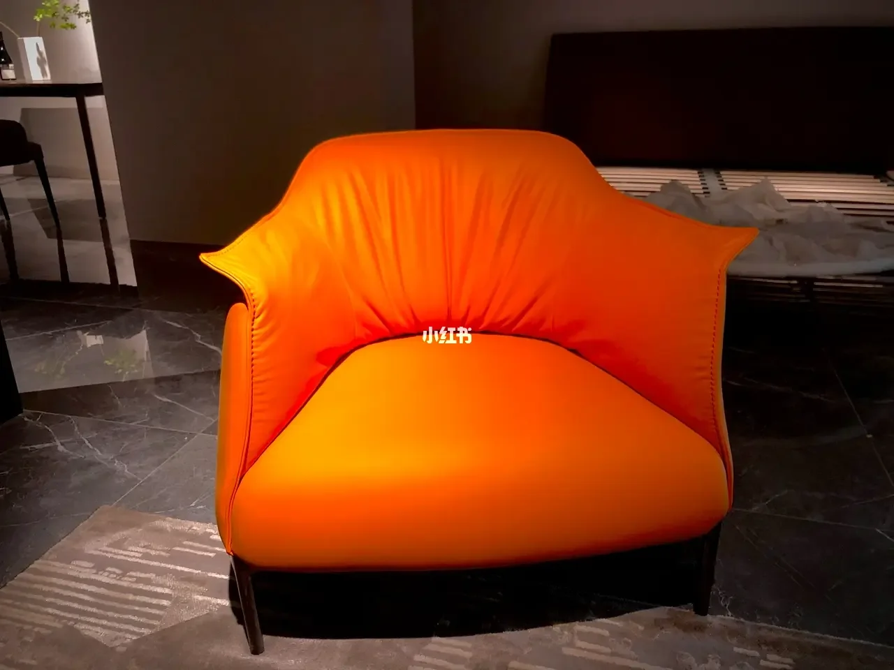 逃出橙色客厅攻略(逃出蓝色调房屋攻略)