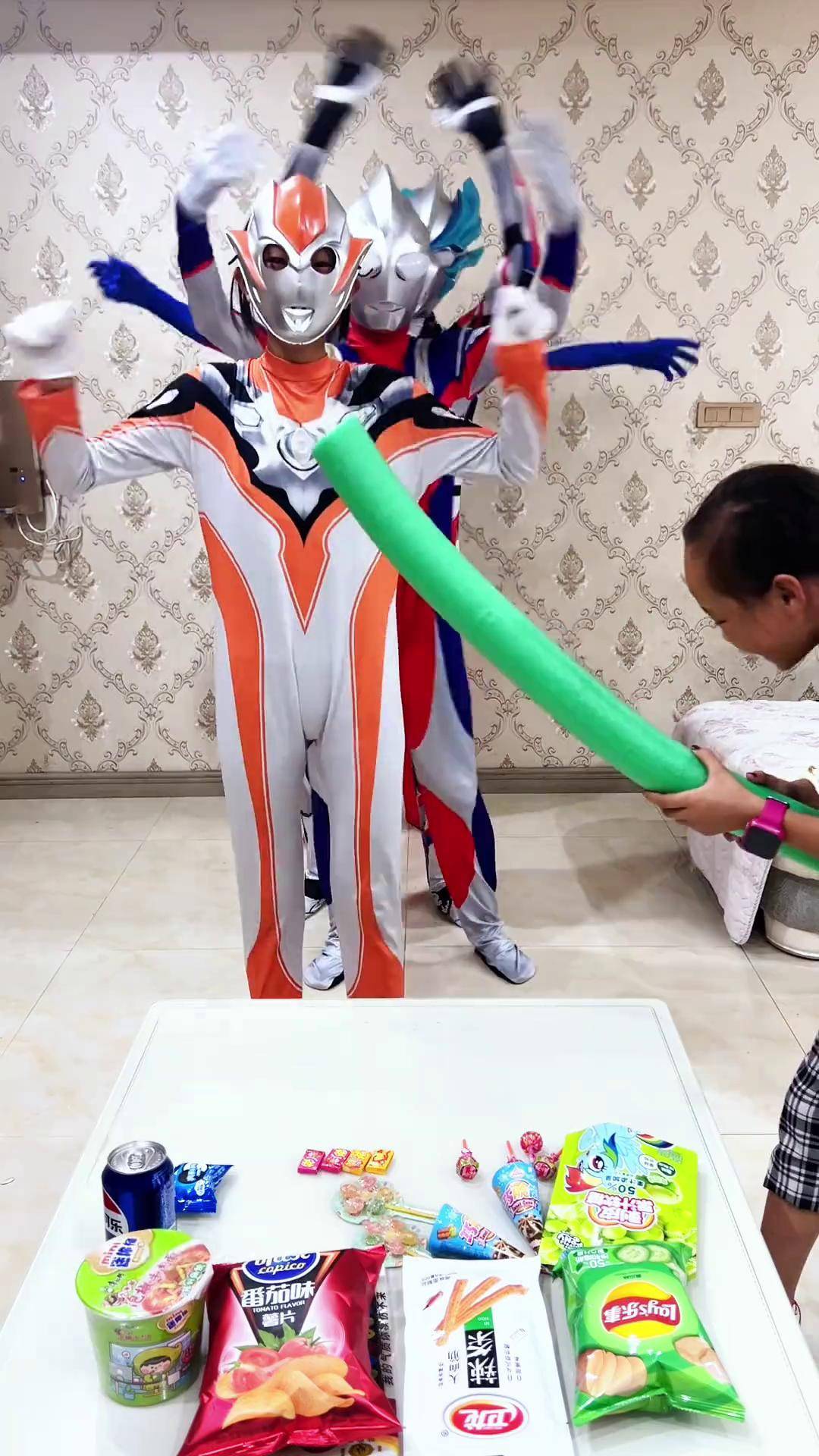 自己奥特曼打怪(奥特曼打怪怎么写)