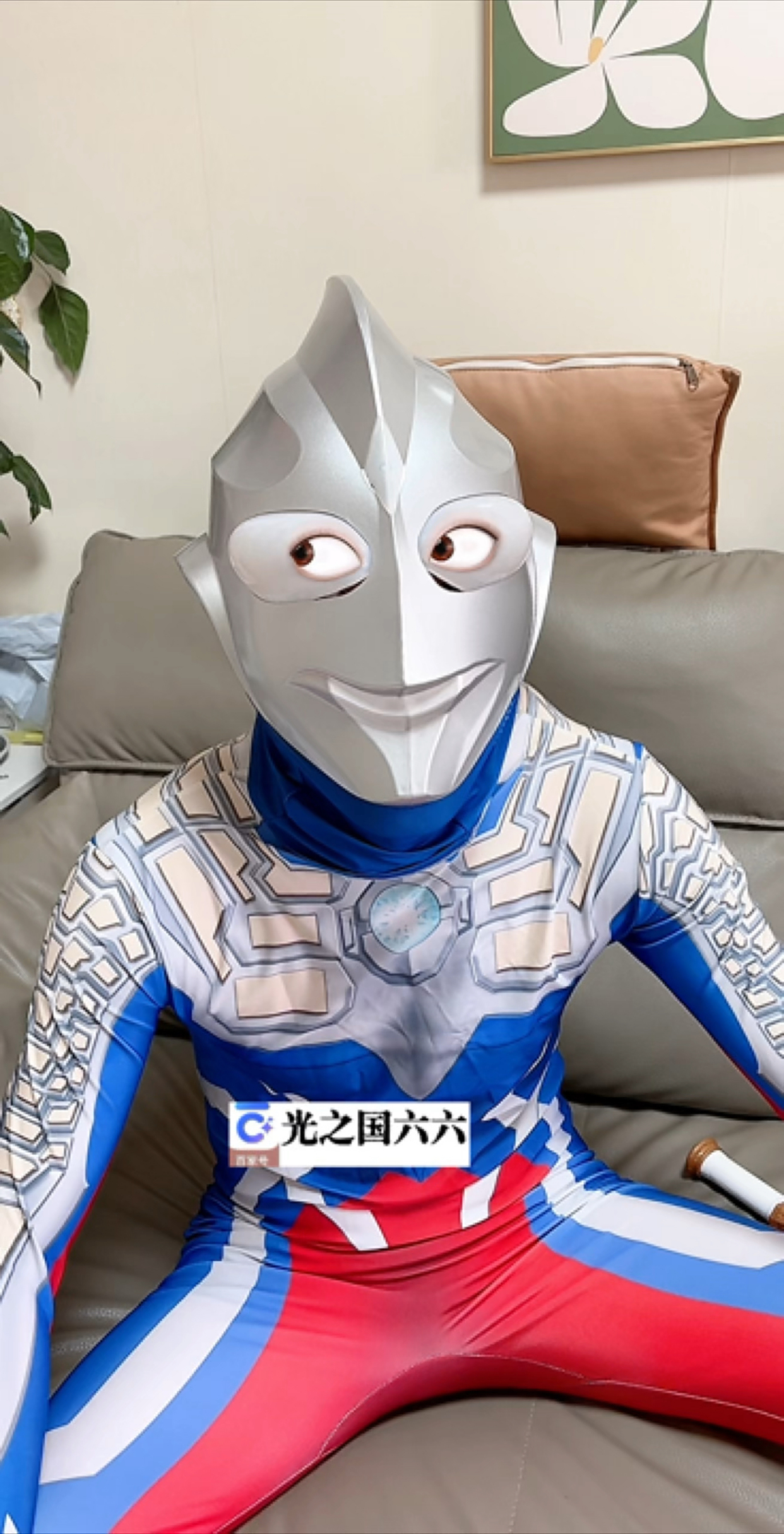 迪迦奥特曼大鸟走光(迪迦奥特曼大鸟走光视频)