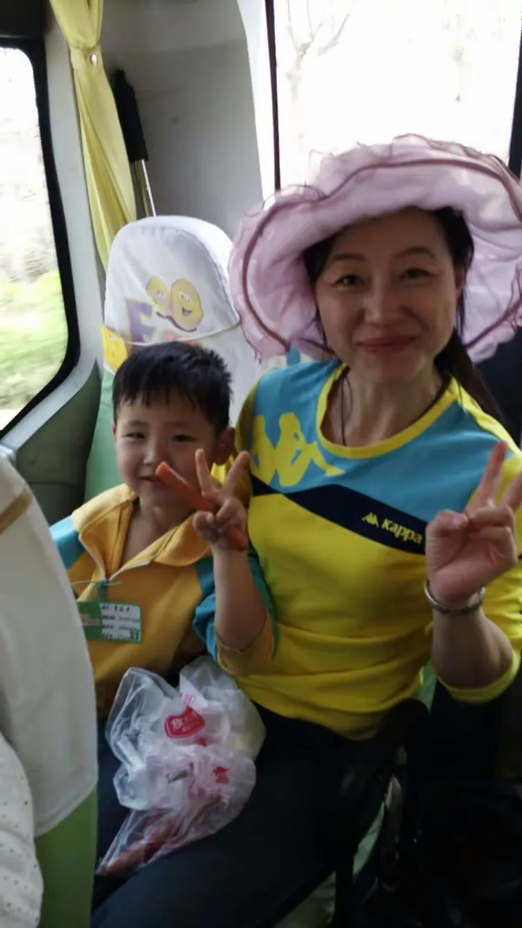 校车整蛊泡妞攻略(校车暗语是什么意思)