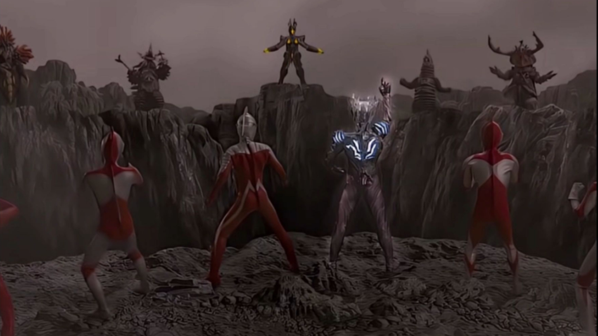 奥特打奥特曼(奥特曼打奥特曼视频)