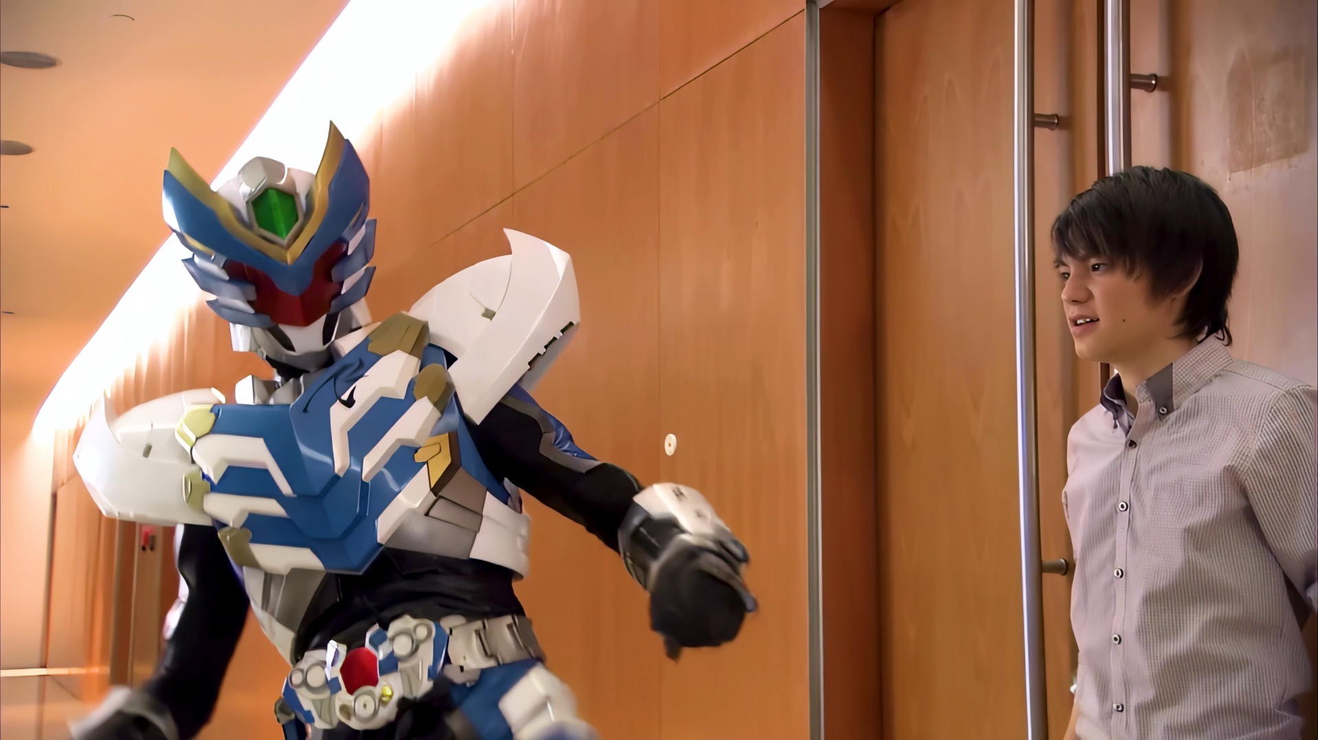 铠甲勇士打怪兽战车(铠甲勇士打怪兽战车是第几集)