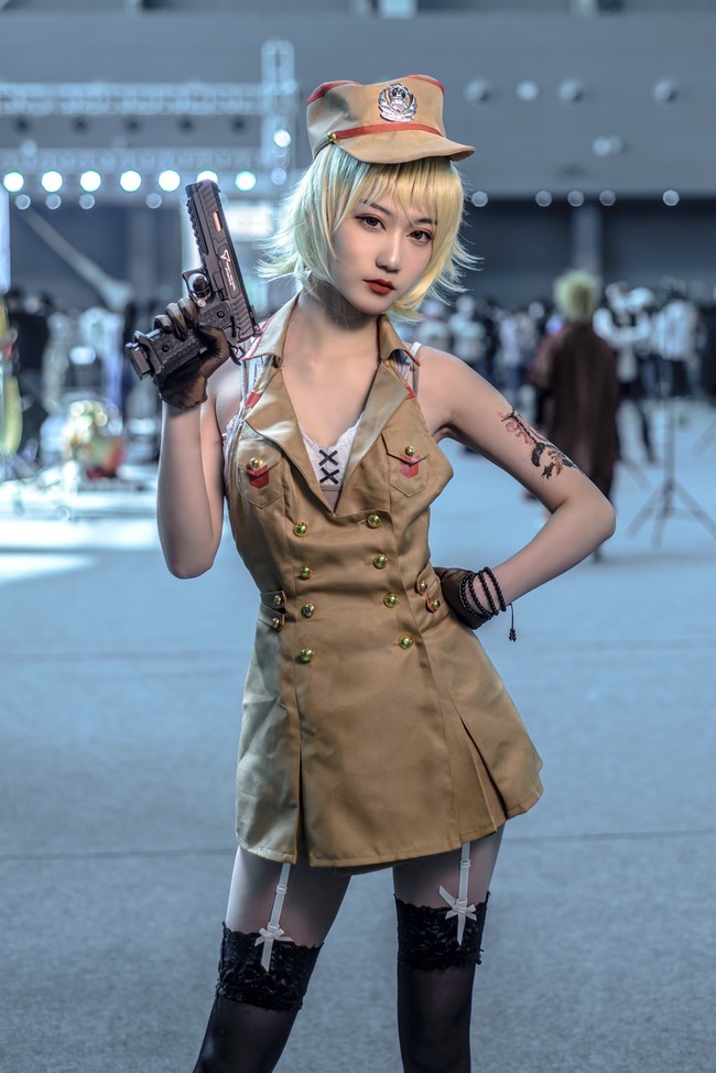 cf灵狐者裙底真人版(穿越火线灵狐者裙子下是什么)