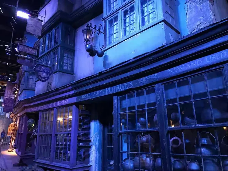 逃出巫师的房子攻略(巫师 逃出生天救不救人)