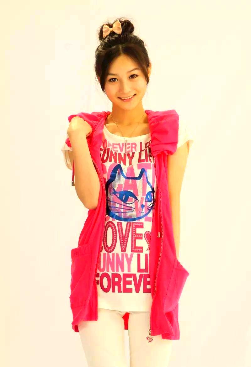 女主穿越到铠甲勇士(女主一人穿越铠甲勇士)