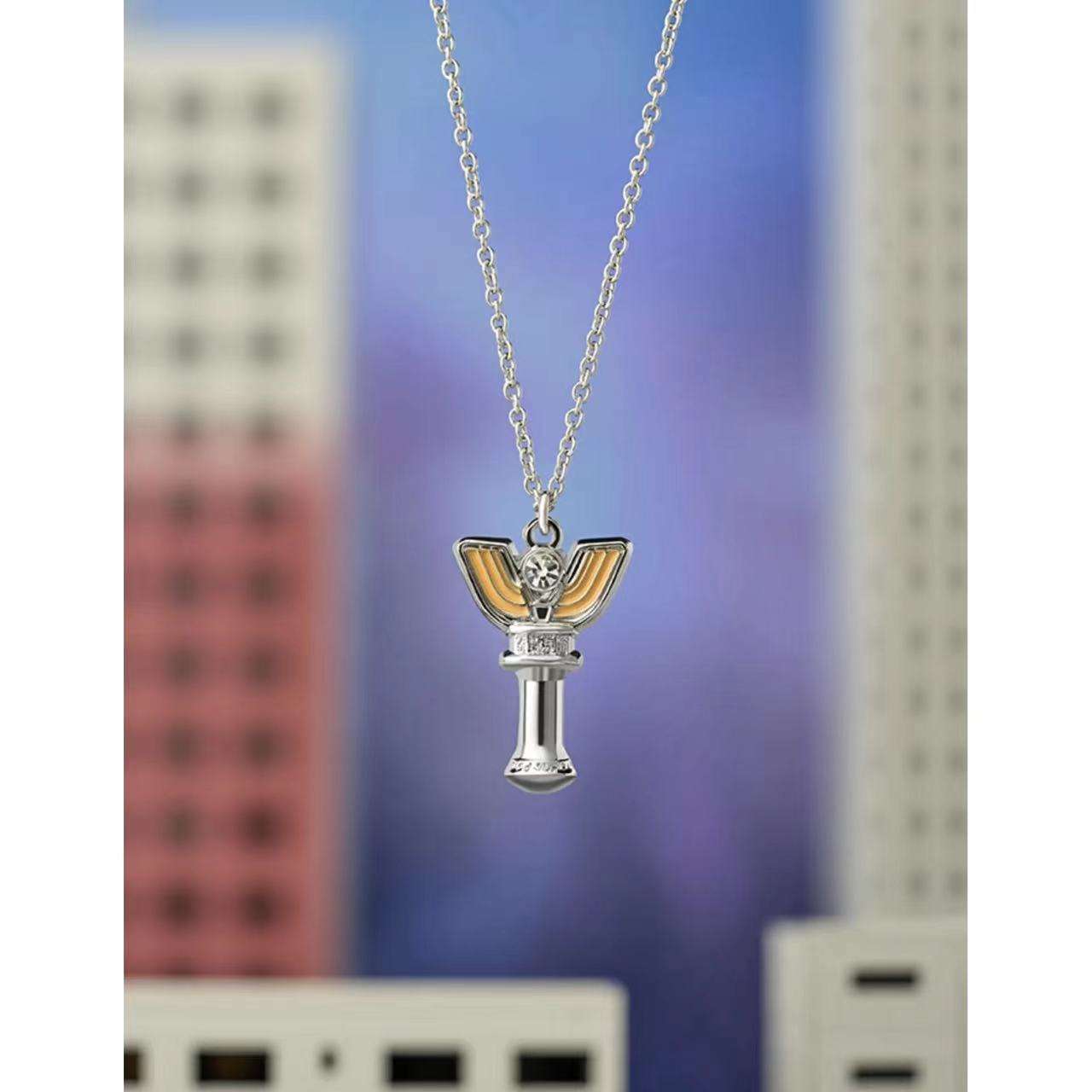 愤怒项链女奥特曼()