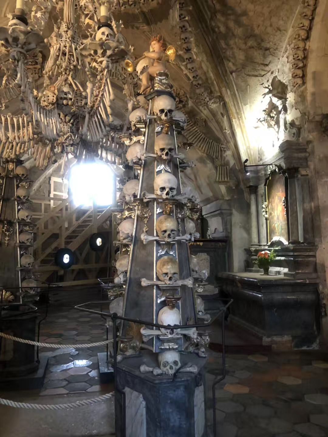 恐怖教堂攻略(恐怖教堂攻略图文)