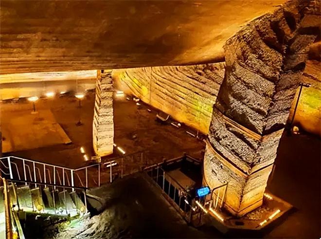 谜团宫殿逃脱攻略(宫殿迷宫怎么走出来)