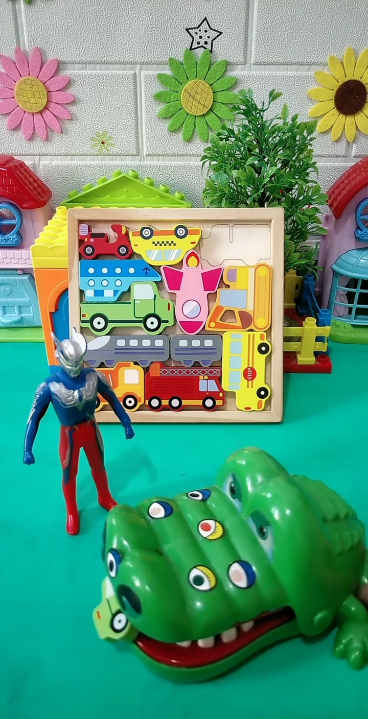 在线免费拼图奥特曼()