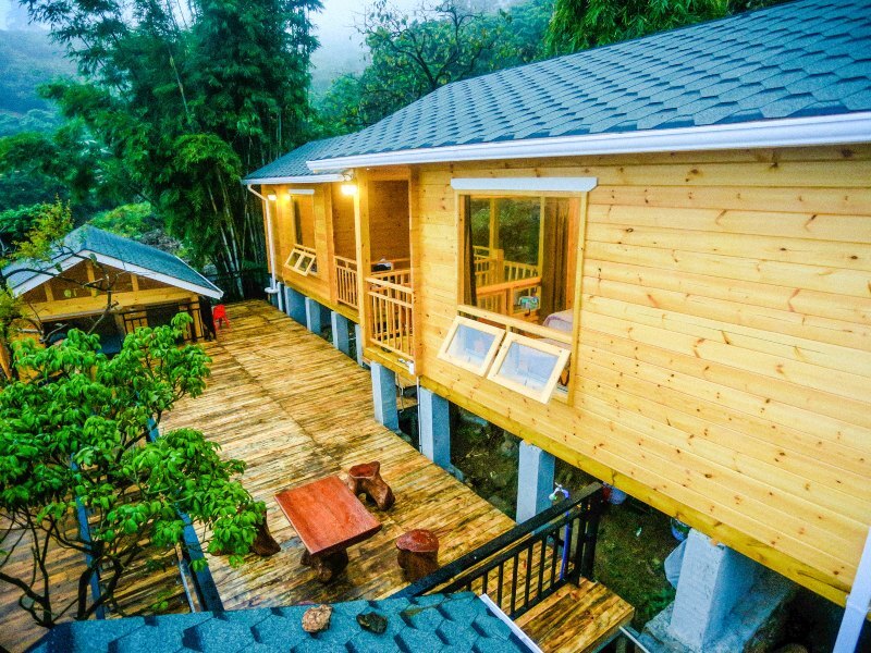 逃出闹鬼小木屋攻略(逃出闹鬼的学校游戏攻略)